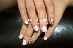 35. 015---------悦指间美甲美睫