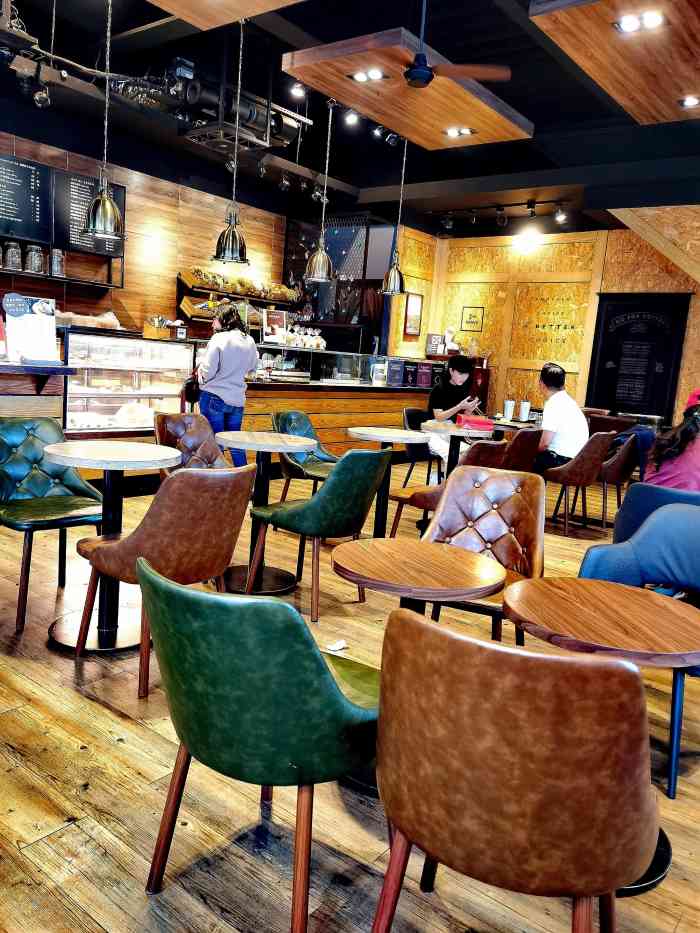 路易莎咖啡(高雄河堤店)-"在台北时喜欢上路易莎,一去就是路易莎买".