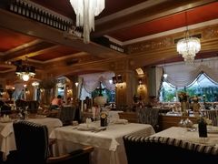 大堂-火车头法国西餐厅