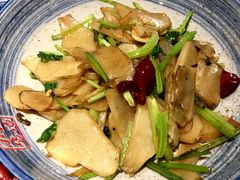 炝炒鬼子姜-小铫鸡汤