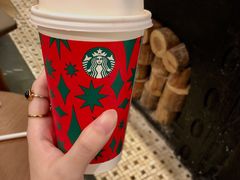 圣诞太妃榛果拿铁-星巴克臻选(广州沙面店)