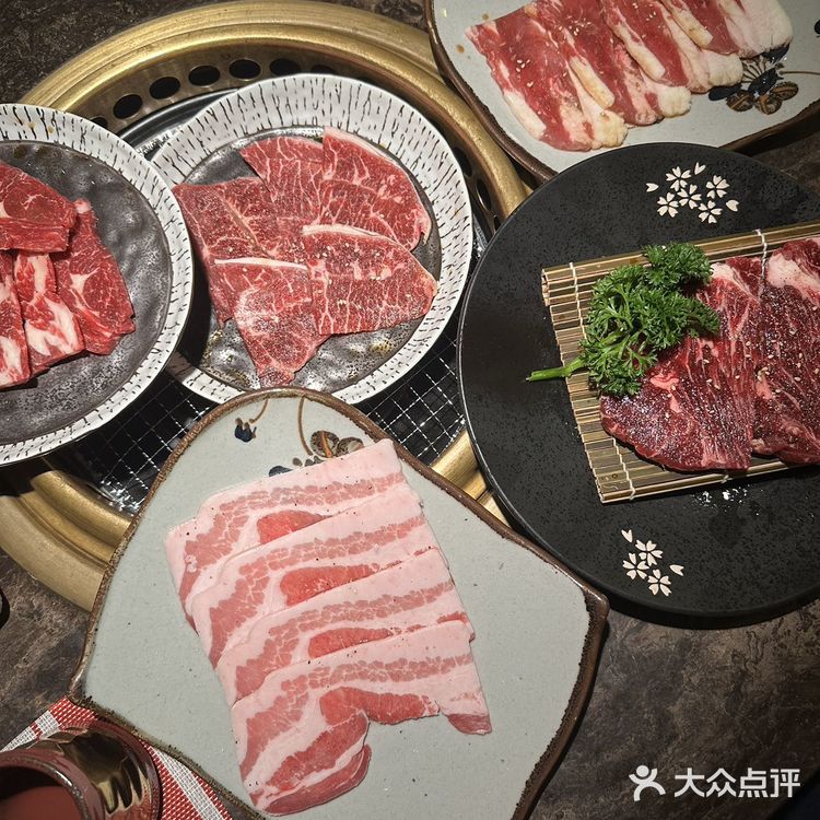 种草了很久的王野烤肉终于来了，一整个迫不及待