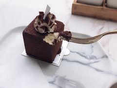 -UNI UNI(环亚凯瑟琳店)