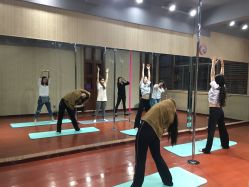 -艾美舞蹈工作室