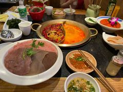 红汤锅底-潮火锅·麻辣牛肉火锅(观音桥方圆·LIVE店)