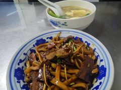 -珠宝街老左杂酱面馆