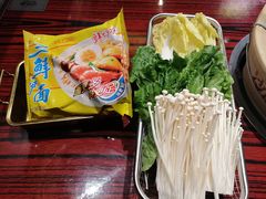蔬菜三拼-沙胆彪炭炉牛杂煲(上海日月光广场店)