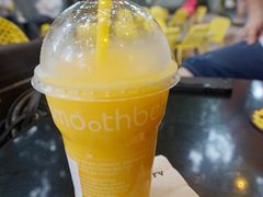 -莓园冰淇淋店