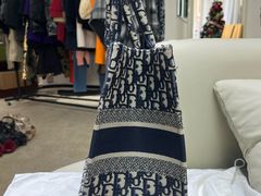 -万物奢潮中古奢侈品(青岛店)