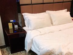 -华海酒店(茂名高铁站店)