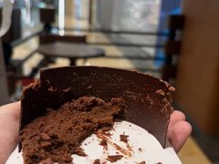 -VERIE BAKEHOUSE