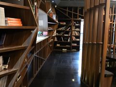 -钟书阁(松江泰晤士小镇店)