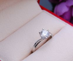 -威德钻石-克拉钻大本营(南京东路店)