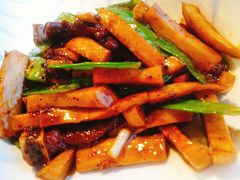 菌炒牛仔骨-东馆和天下特色餐饮(工农店)