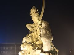 -巴陵广场