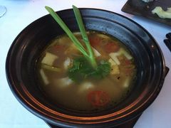 越式甜酸海鲜汤-富力丽思卡尔顿酒店·FLAIR餐厅酒吧
