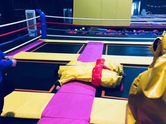 -嘿哟动霸CHUA·新潮玩运动娱乐中心·蹦床滑冰团建乐园