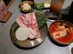 -草家酱蟹炭火烤肉店(珲春南路一店)