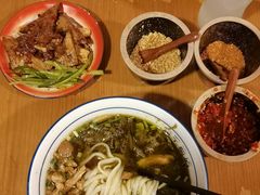-矮子粉店1985·长沙米粉(湘春路店)