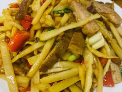 酸笋炒大肠-牛八宝桂林米粉(八里庄店)