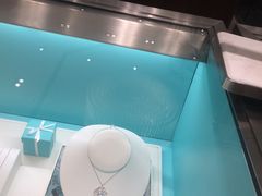 -Tiffany & Co.蒂芙尼
(杭州大厦店)