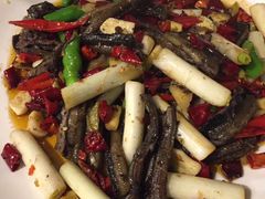爆炒土鳝鱼-百年粉蒸牛肉