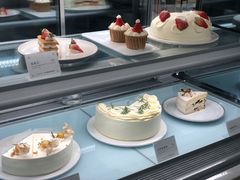 -洪小鹏生活美学馆(领SHOW天地店)