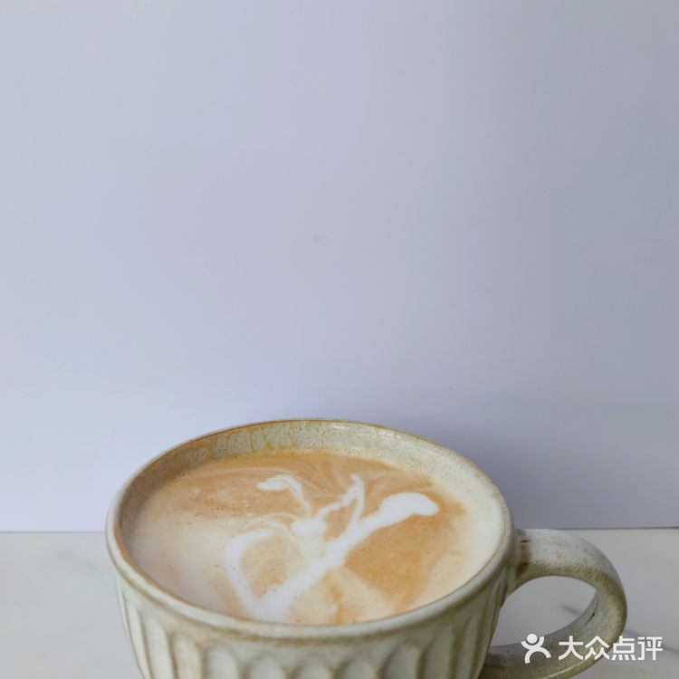 一人食早餐|小花糯玉米🌽*溏心蛋*阳光玫瑰*咖啡