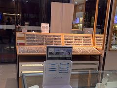 -光明眼镜·蔡司授权(徐泾店)