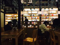 -猫的天空之城概念书店(杭州南宋御街店)