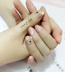 -艾薇美甲美睫