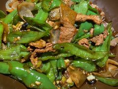碾辣椒炒肉-吃饭皇帝大土家民族菜(正大广场店)