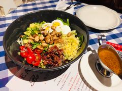 牛油果鸡肉沙拉-彼德西餐厅(凯德广场新南店)