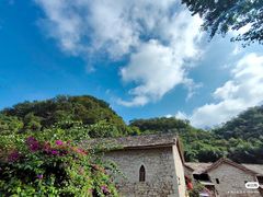 -高荡千年布依古寨旅游景区