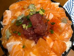 三文鱼火山丼-魔丼屋(日月光店)