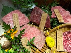 -山川小町·极番烧肉(新地假日广场店)