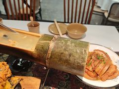 -刘姐啤酒鱼民族演艺餐厅(西街总店)