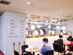 -POKEE VIA&Brunch·维娅(重庆来福士店)
