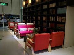 -喜鹊愉家酒店(郑州曼哈顿博览中心地铁站店)