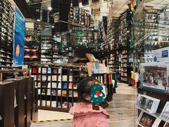 -钟书阁(群光广场店)