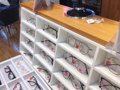 -MiRi眼镜连锁·蔡司·尼康控优点合作店(莘庄店)