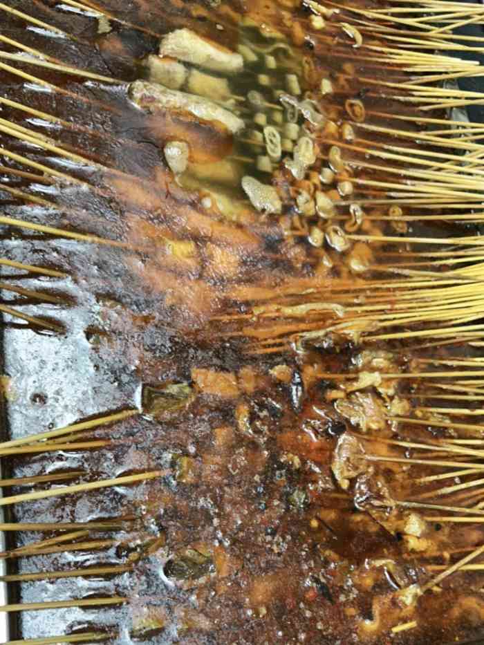 老北京脏摊麻辣烫(十里河店)-"开在比较隐蔽的居民区和酒店旁边的一个