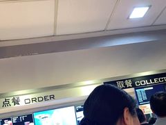 等位区-麦当劳(江湾镇店)