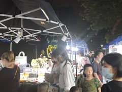 -吴山路夜市