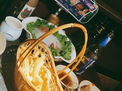 -老牌坊云南鱼豆花火锅(哈西万达店)