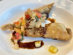 大院炸黄鱼配意式罗勒黑醋酱-北京王府井希尔顿酒店·万斯阁西餐厅