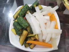 -牛一嘴·兰州牛肉面·大盘鸡(财富中心店)