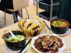 -闫家驴肉老店(华电一校店)
