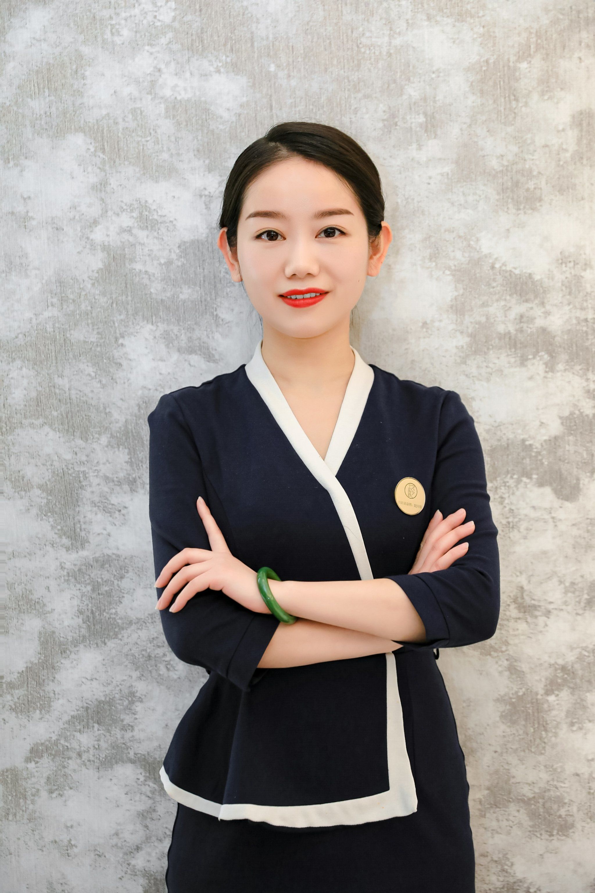 【玖龄美容师形象标准】