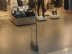 -H&M(鹏欣水游城店)